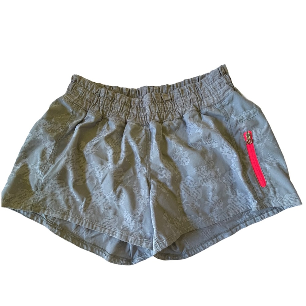 Lululemon Run: Tracker Short Ii Fossil Sz 6 - image 3